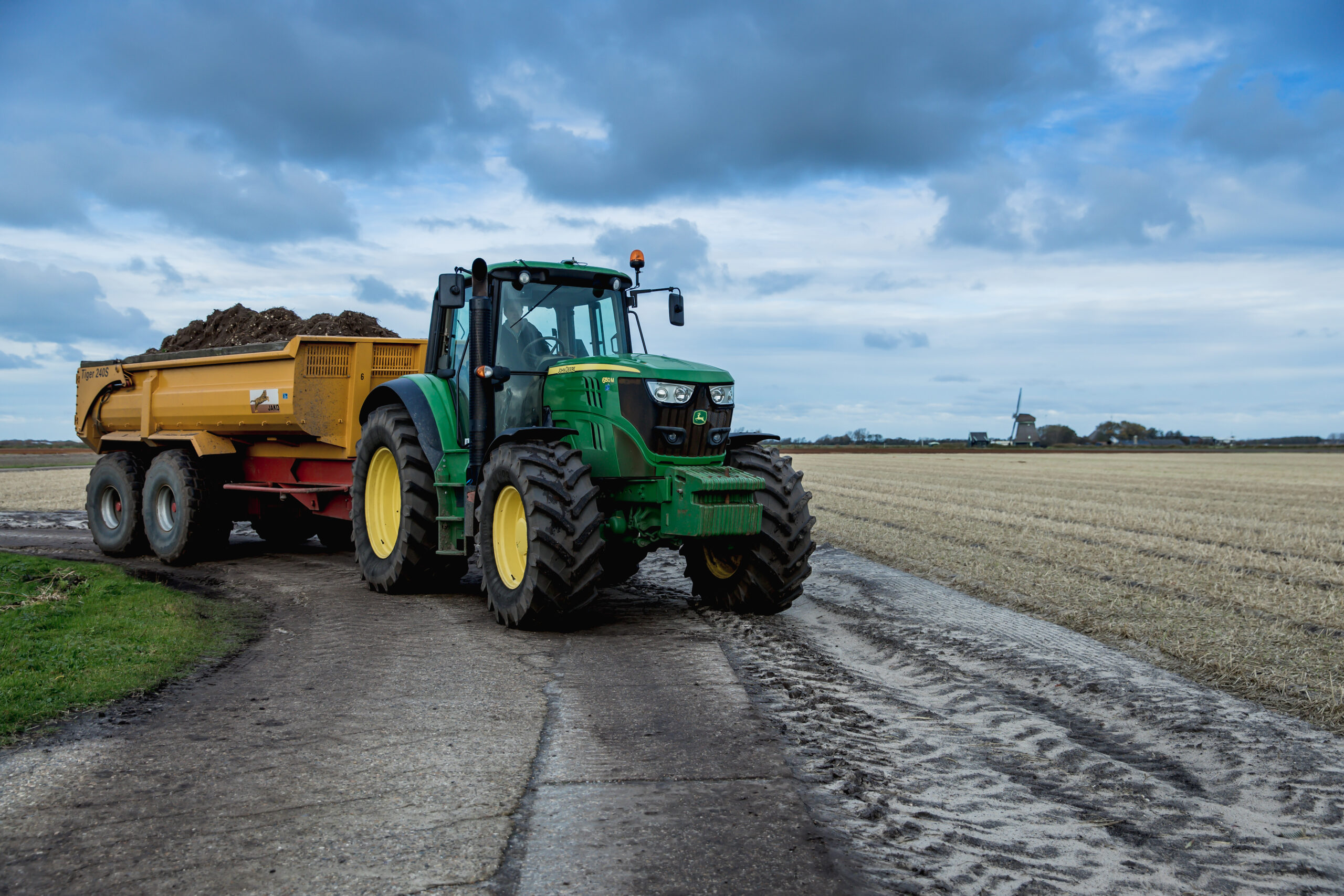 Loon- en grondverzetbedrijven | AVIA Marees
