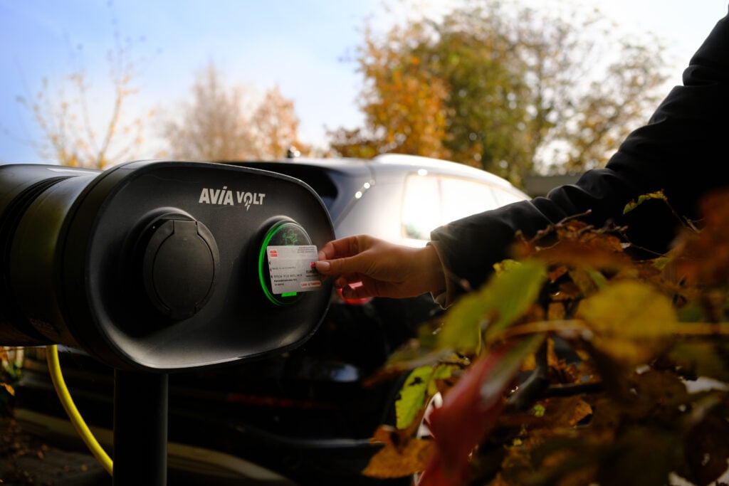 Laadpaal met laadpas | AVIA VOLT | Park Buiten Bergen
